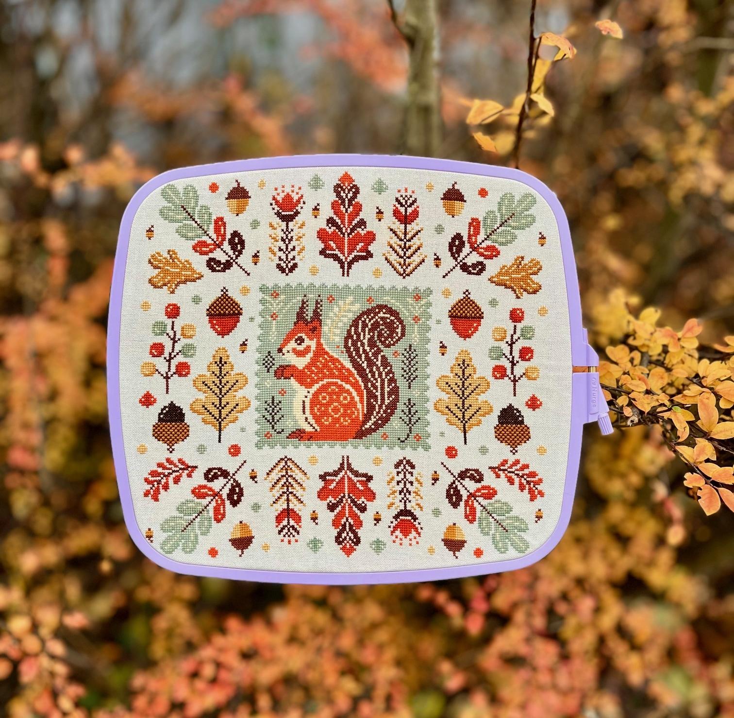 Autumn squirrel sampler - cross stitch pattern