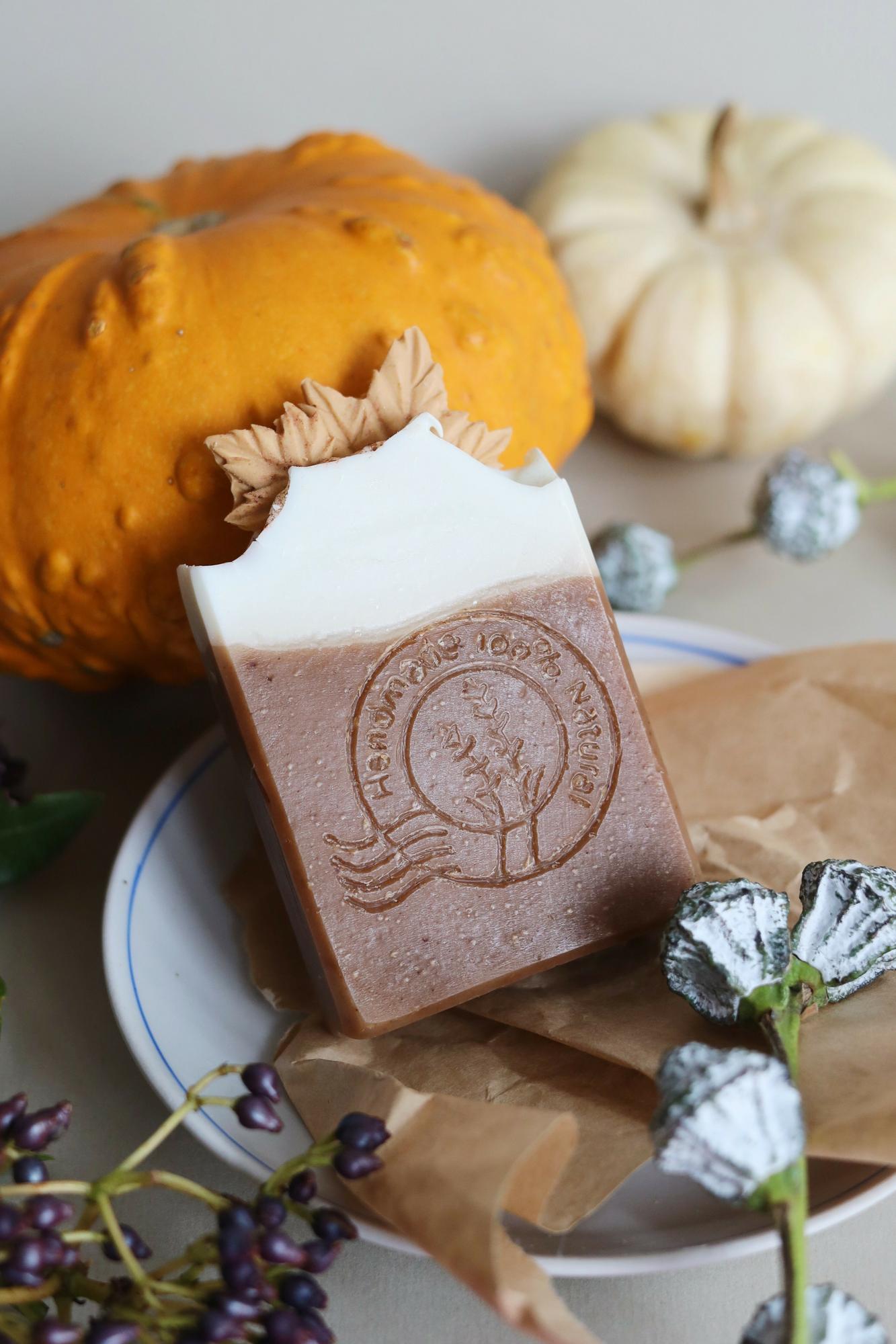 Натуральное мыло "Сливочный тыквенный чай"