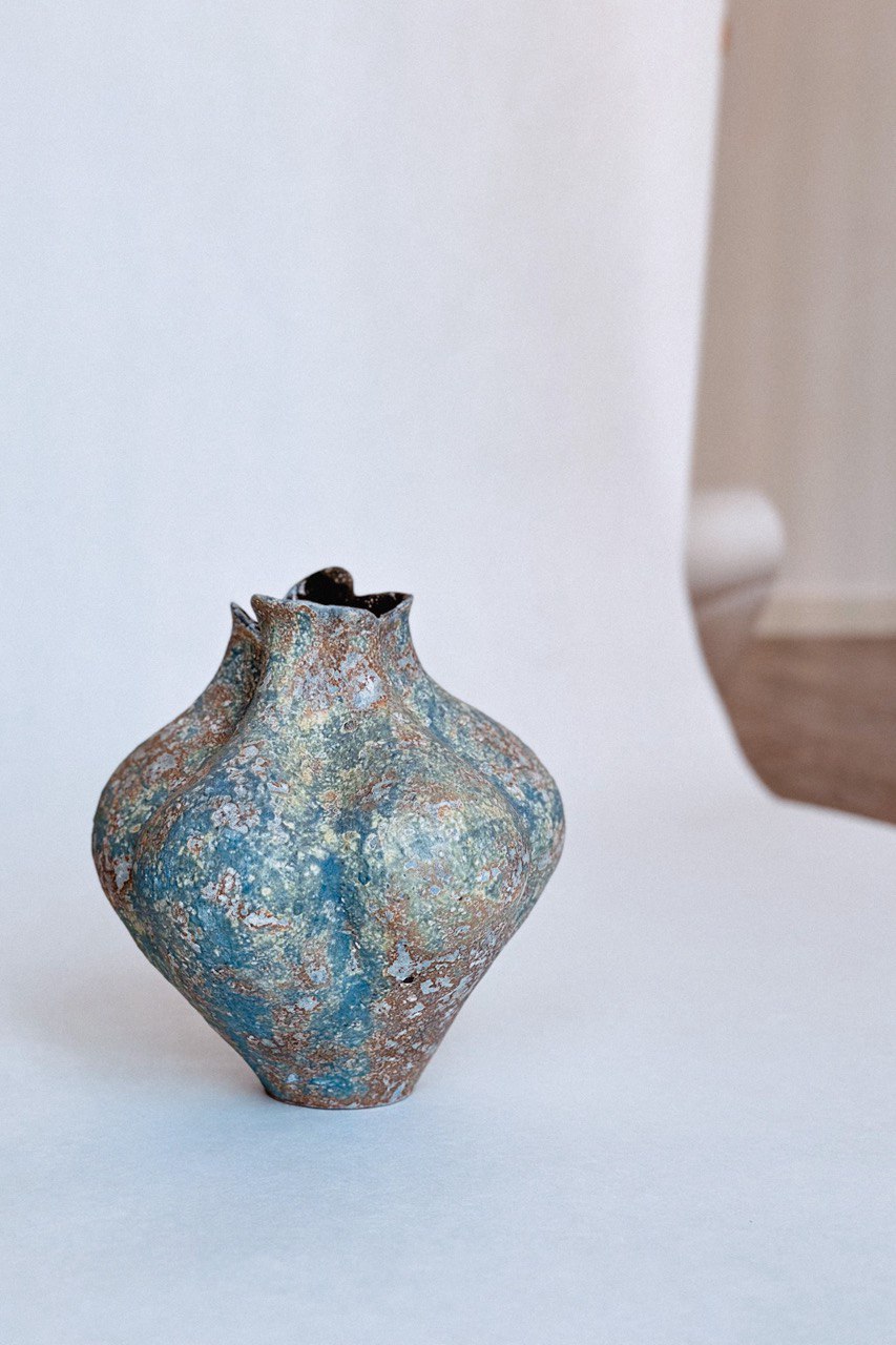 Сосуд в синих тонах