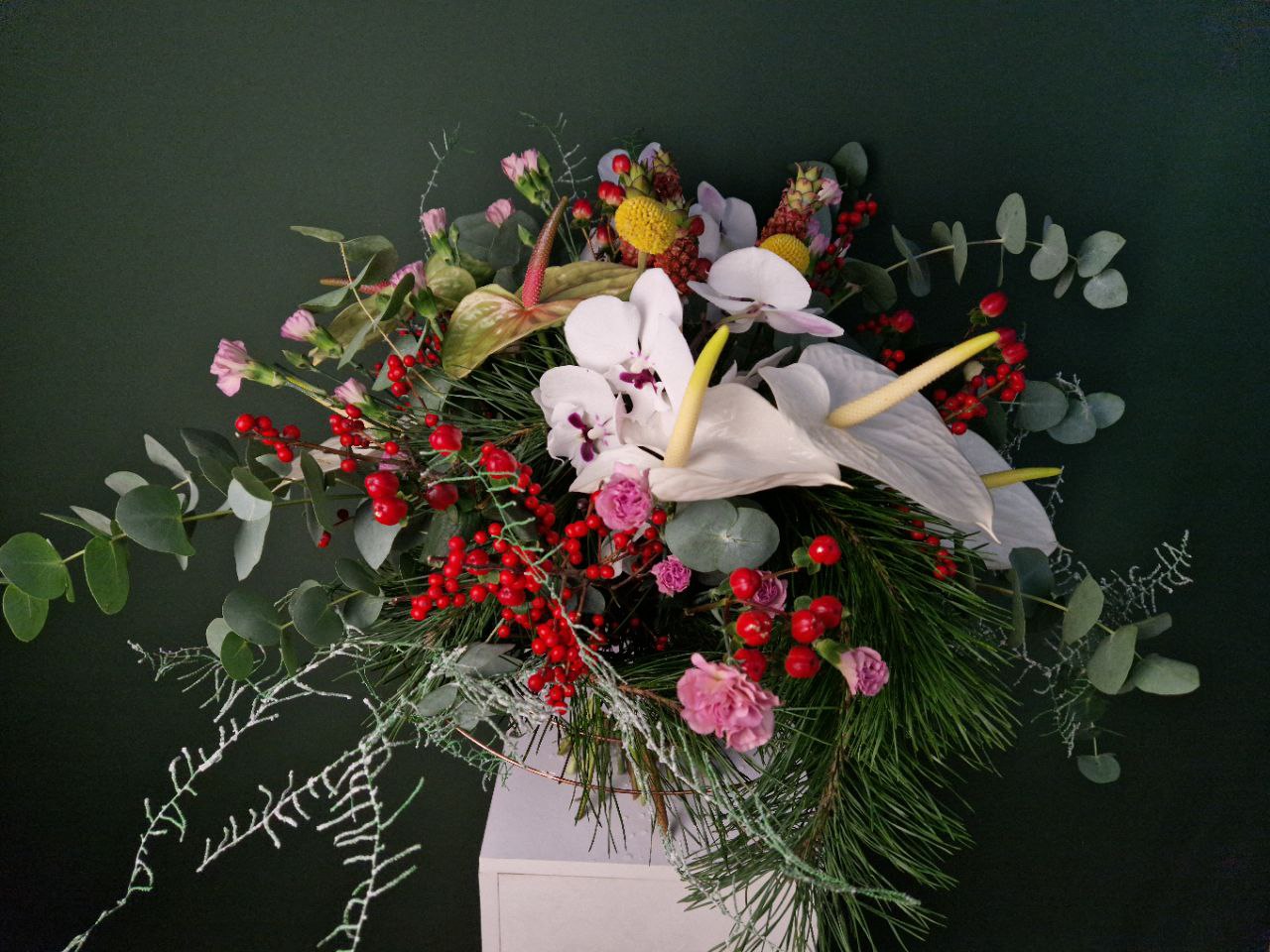 Mix bouquet Christmas white, green, red