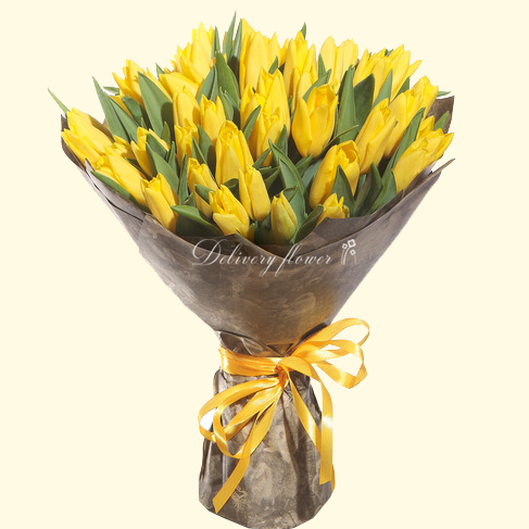 Mono bouquet yellow tulips
