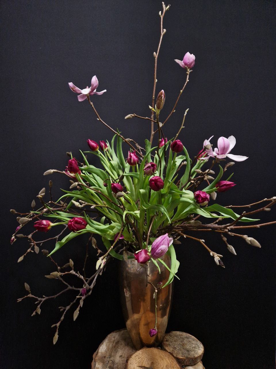 Mix bouquet tulips magnolia