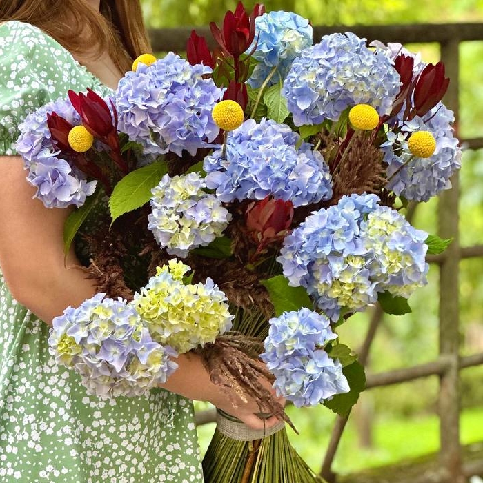 Mix bouquet blue hydrangea
