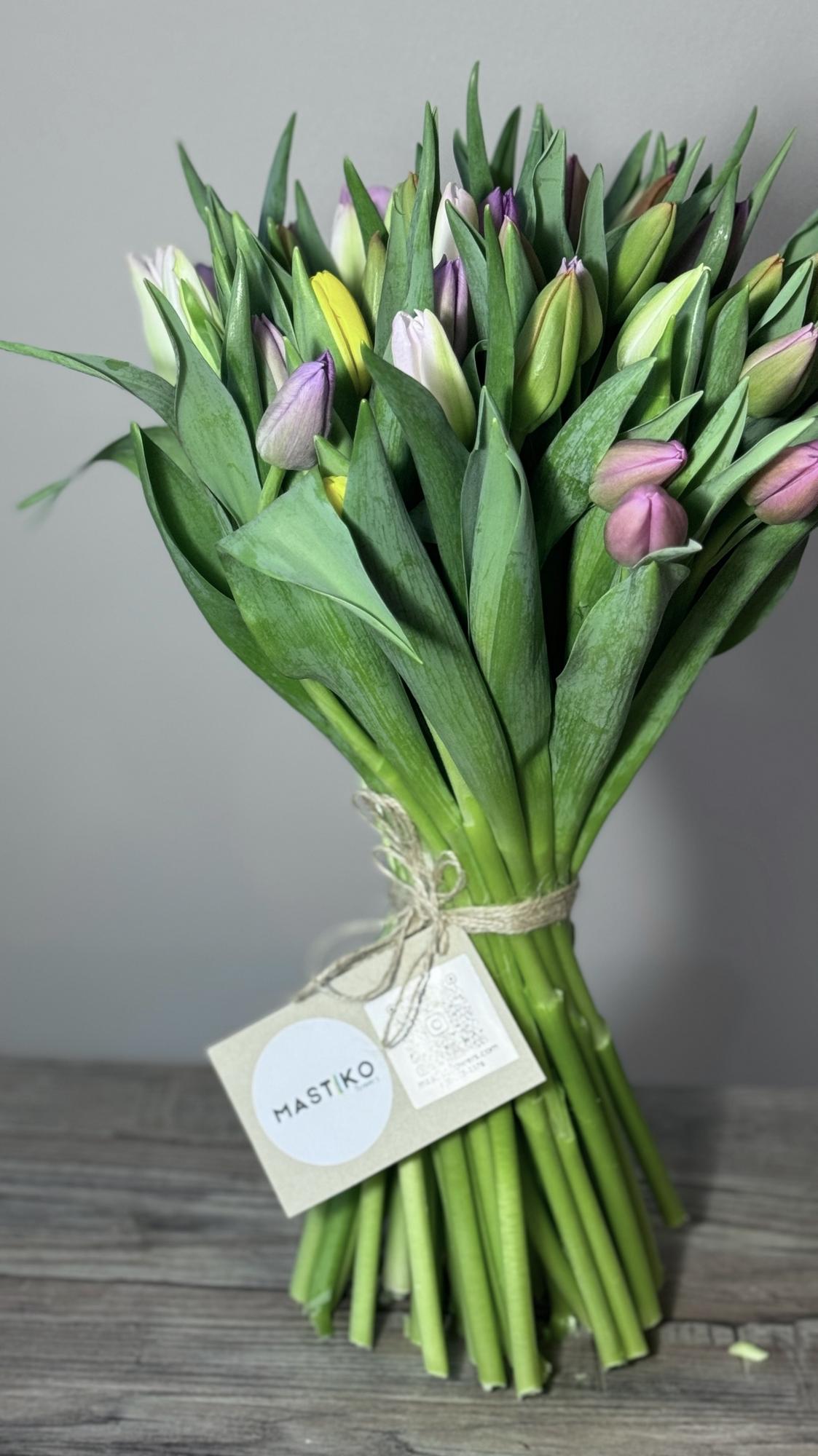 Mono bouquet tulips mix colour