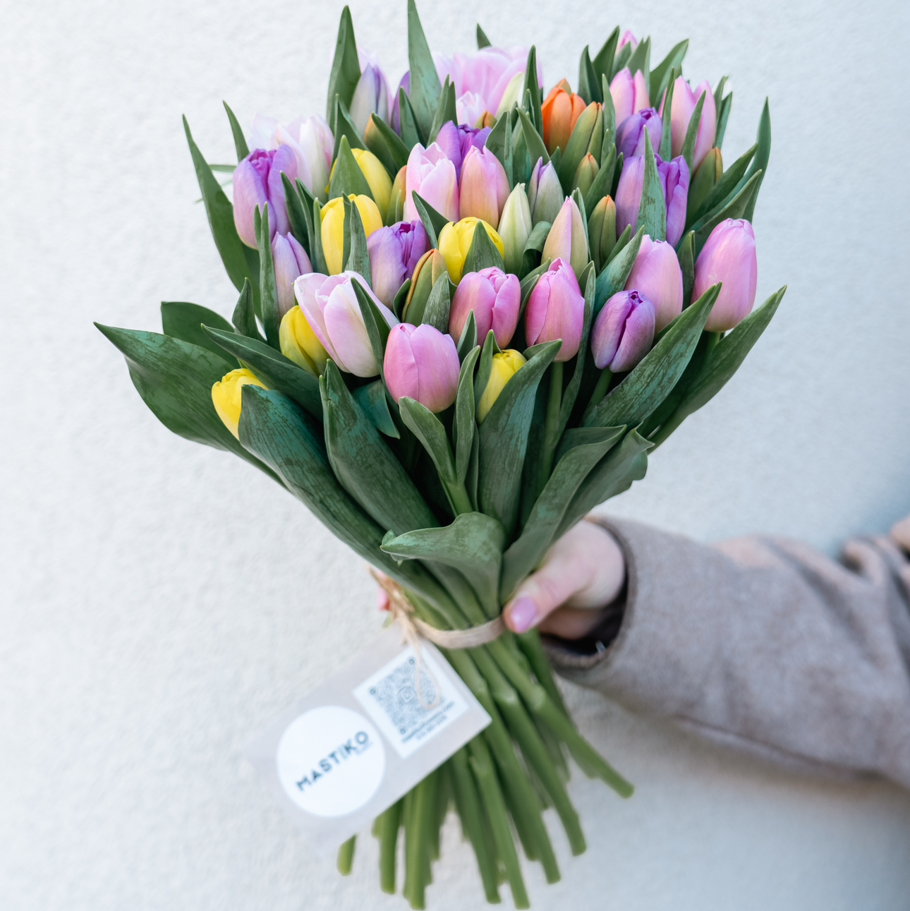 Mono bouquet tulips mix colour