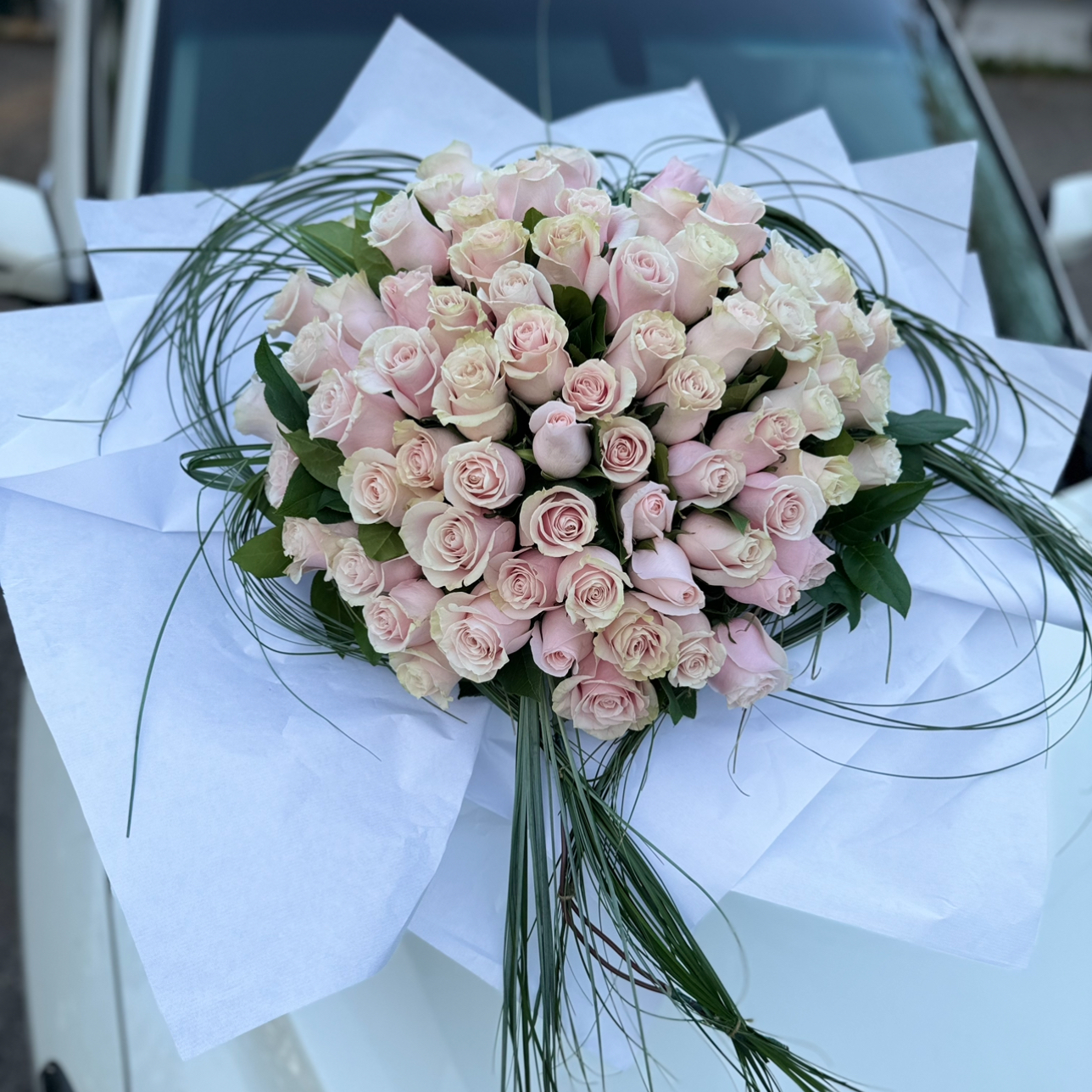 Mono bouquet light pink roses
