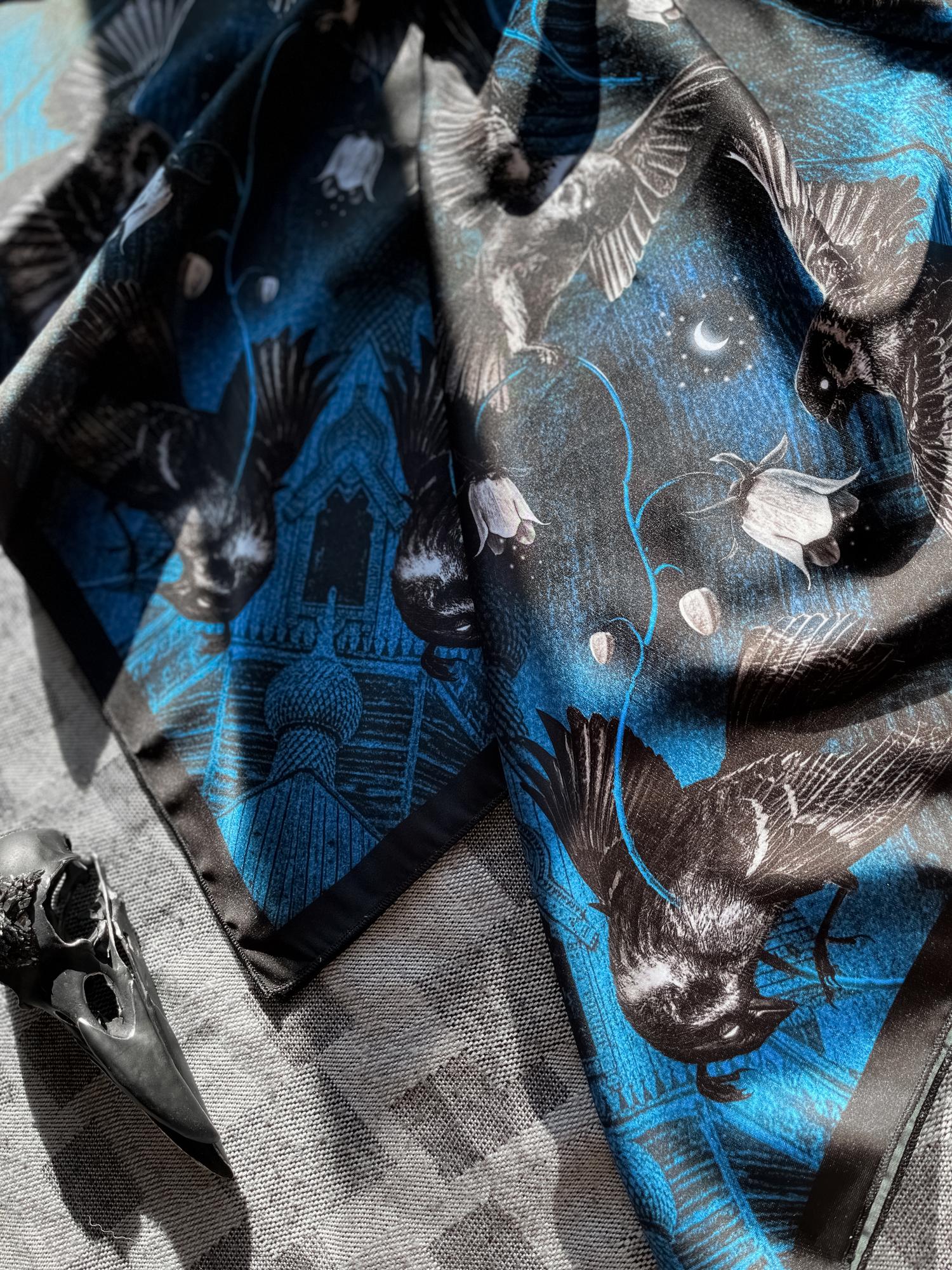 Платок "Воробушки на голубом"