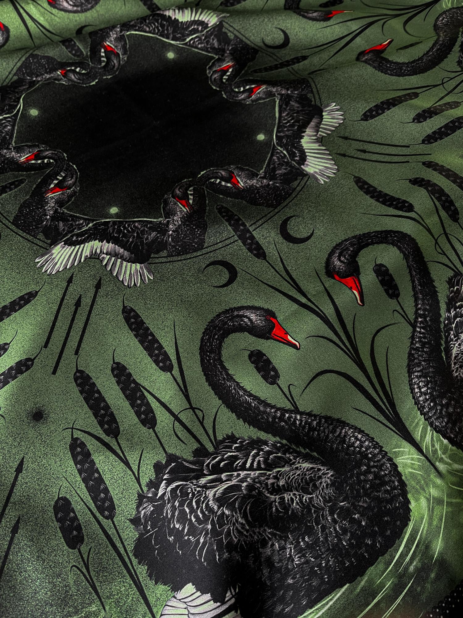 Платок "Черные лебеди" Малахит