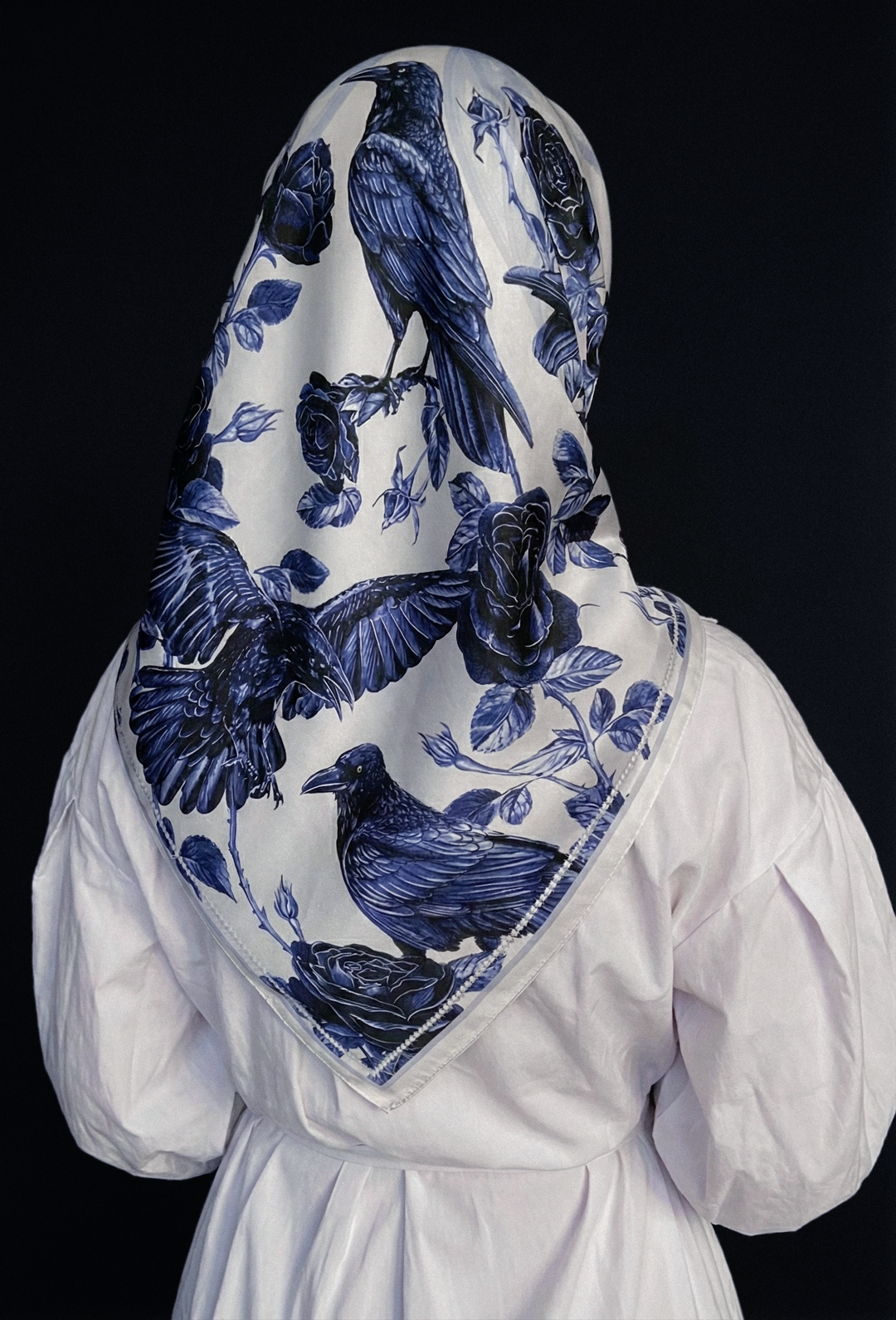 Платок "Фарфоровые вороны"