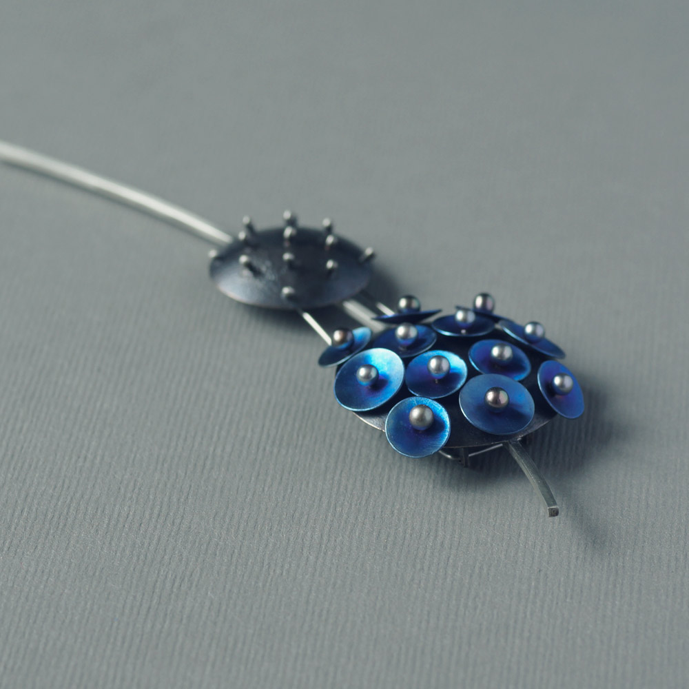 Brooch Bowstring