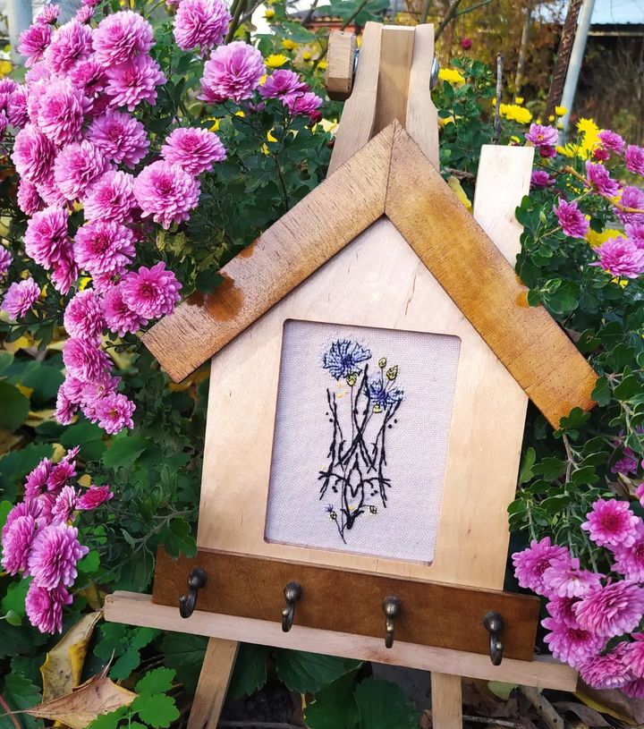 Герб України з волошками