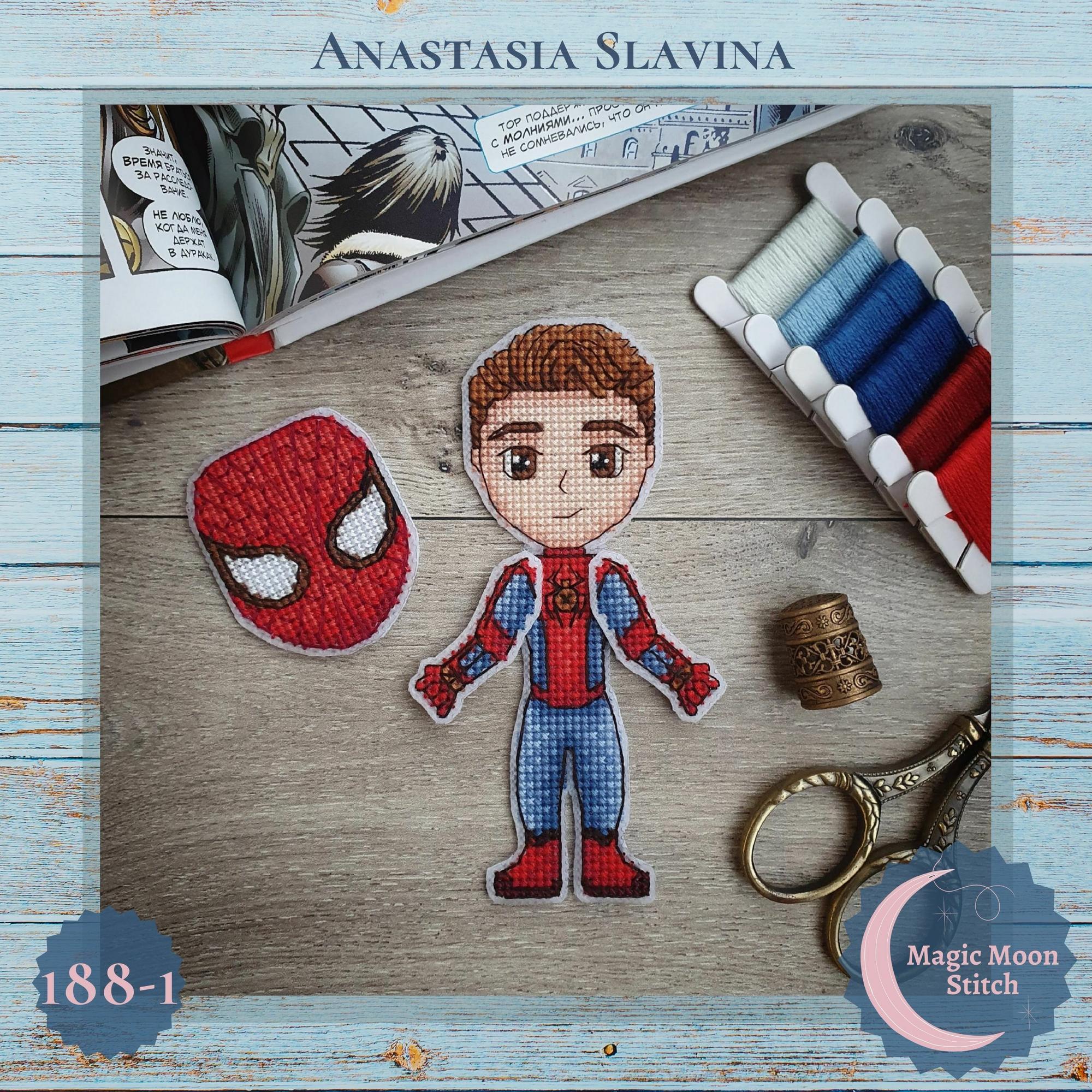 Людина-Павук з маскою