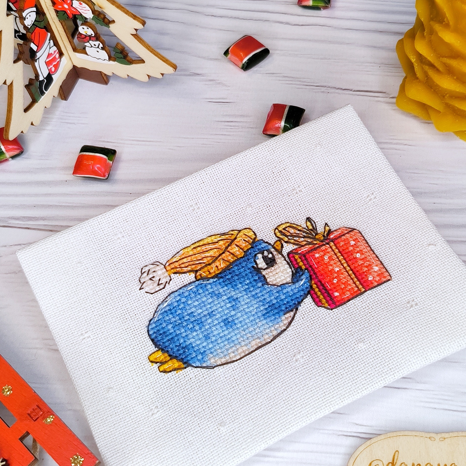 Пінгвінчик з подарунком