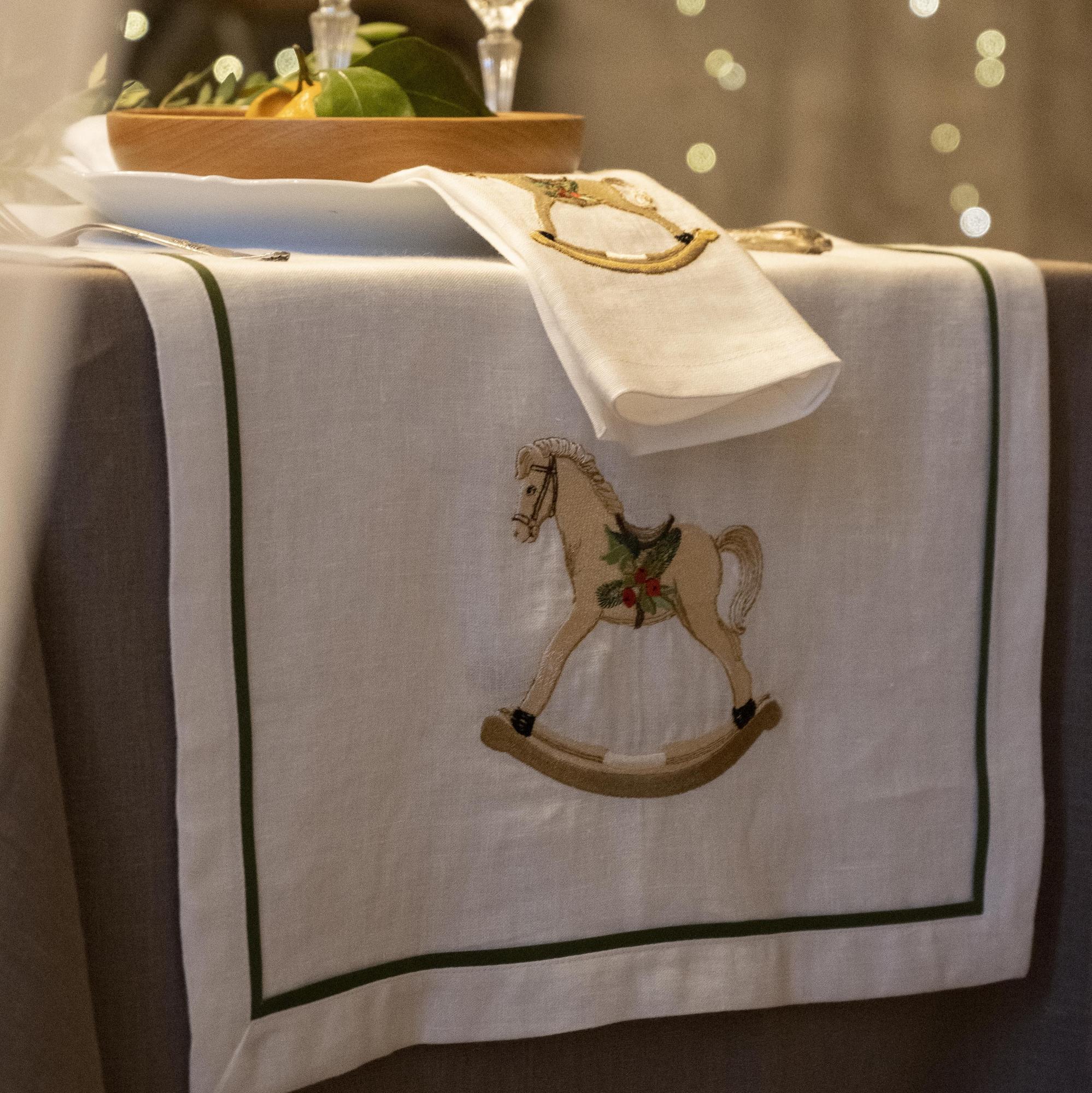 Раннер  с кантом и вышивкой Лошадка