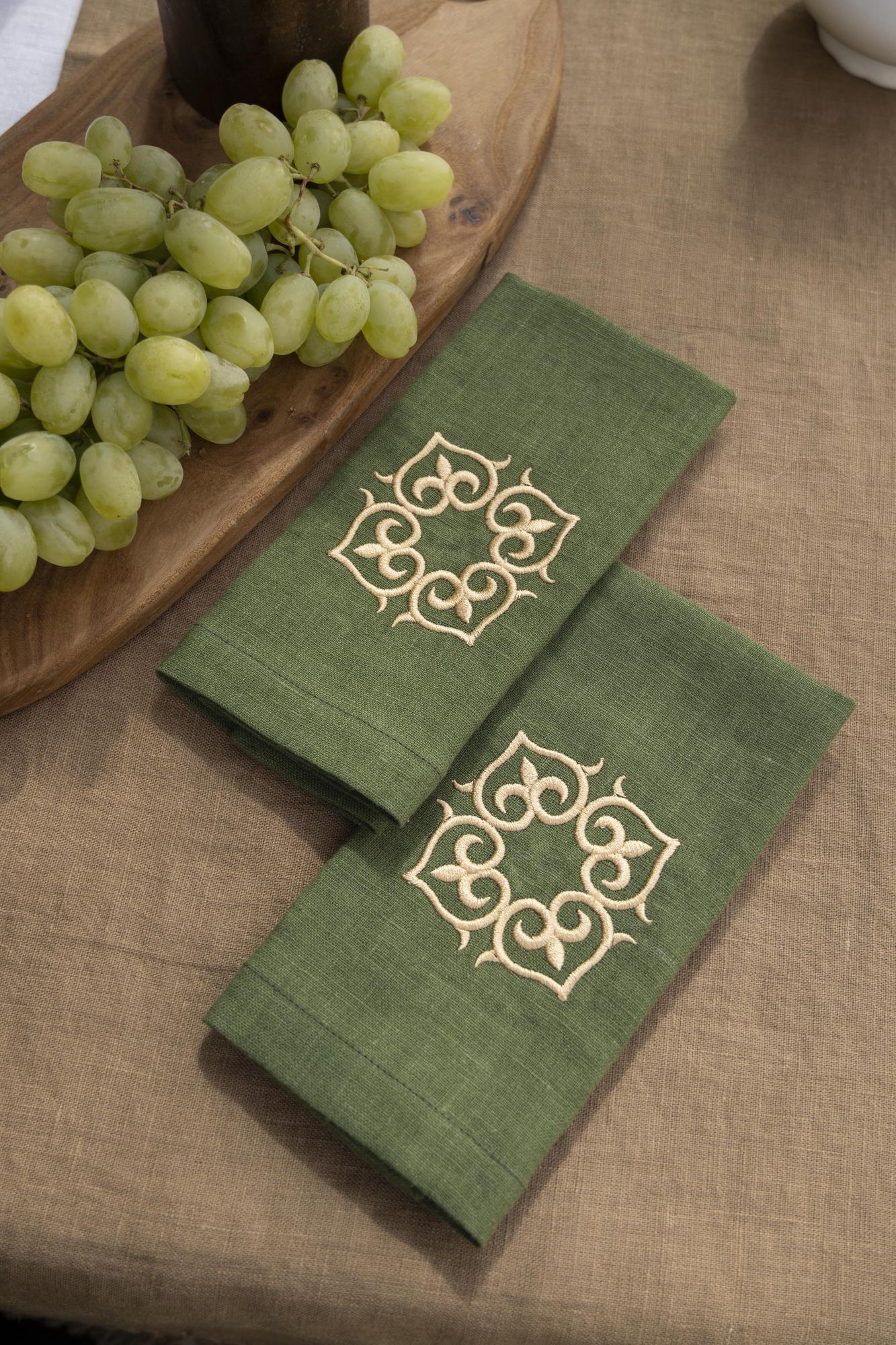 Комплект салфеток оттенок Мох с вышивкой