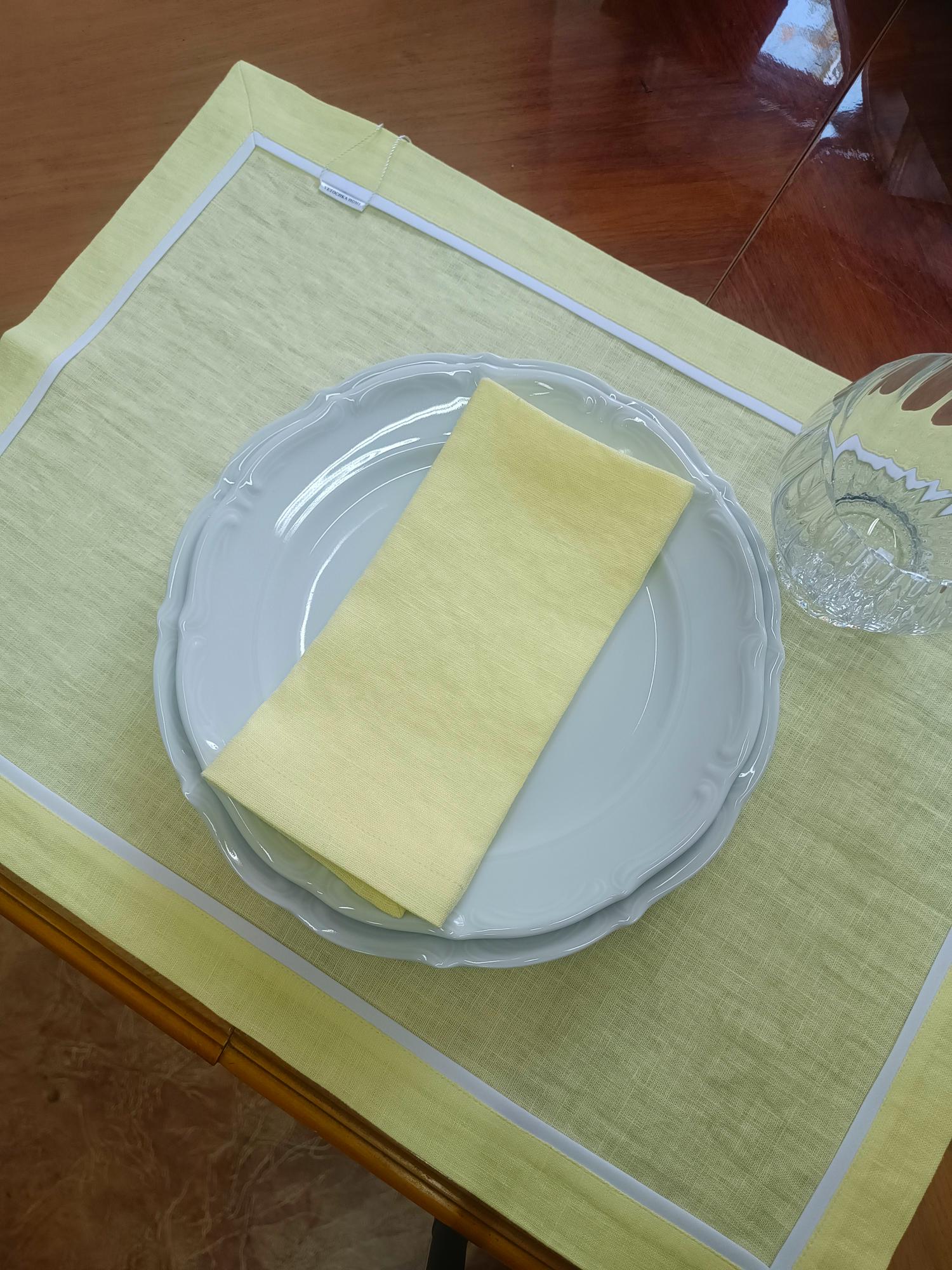 Плейсмат оттенок Крем-Брюле с кантом