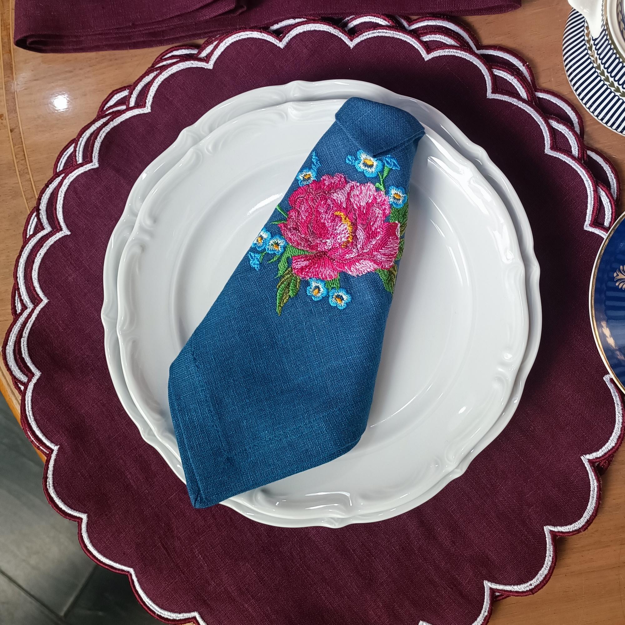 Комплект салфеток оттенок Океан с вышивкой Пион