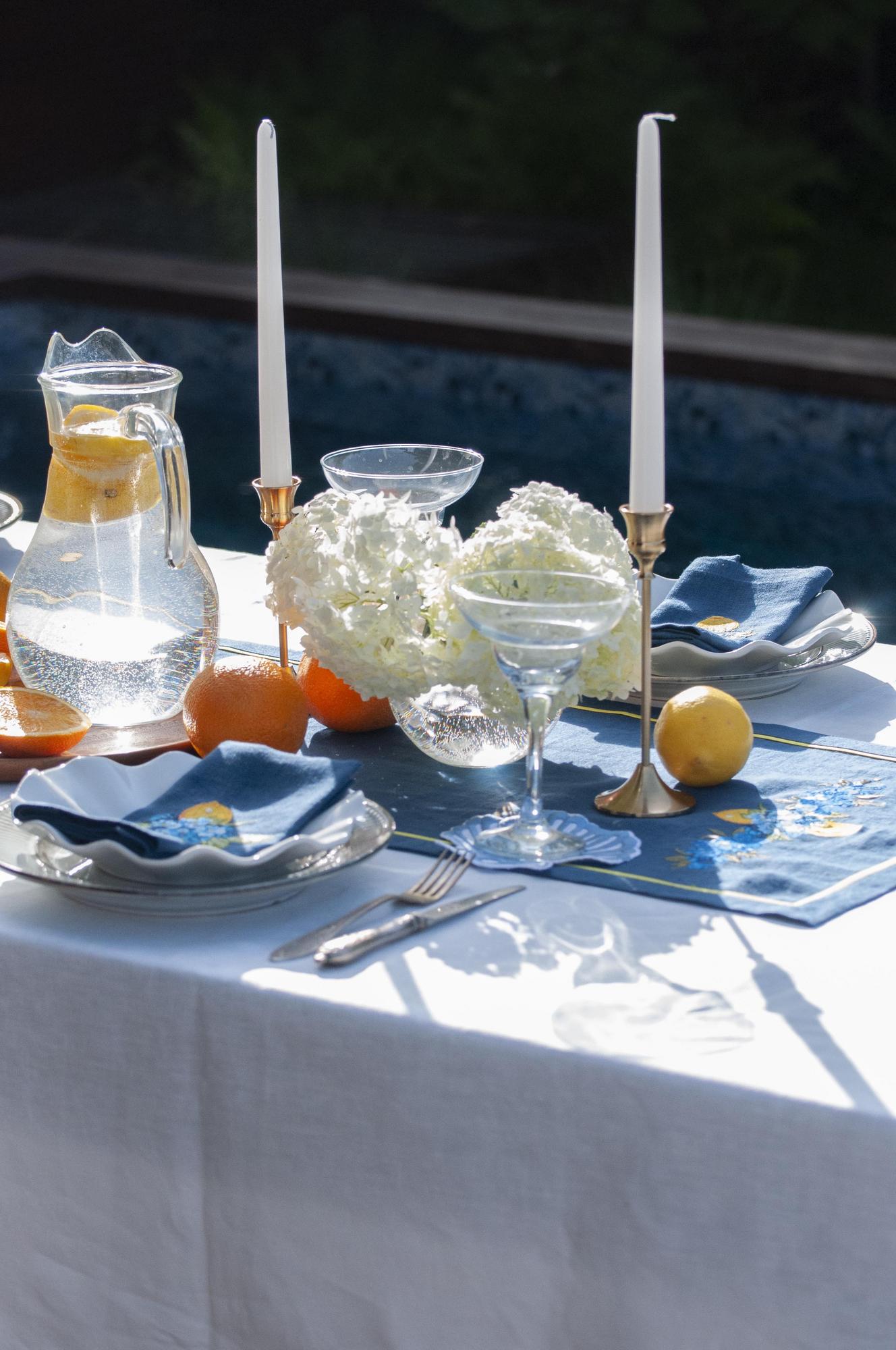 Раннер оттенок Океан с вышивкой Лимоны