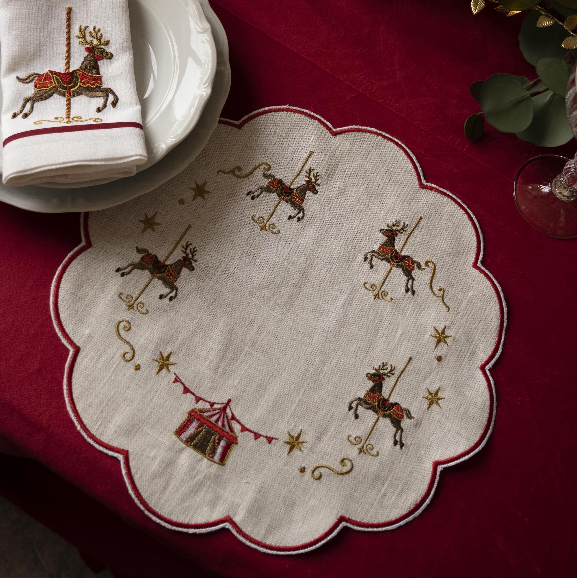 Плейсмат оттенок Белый с вышивкой Цирк