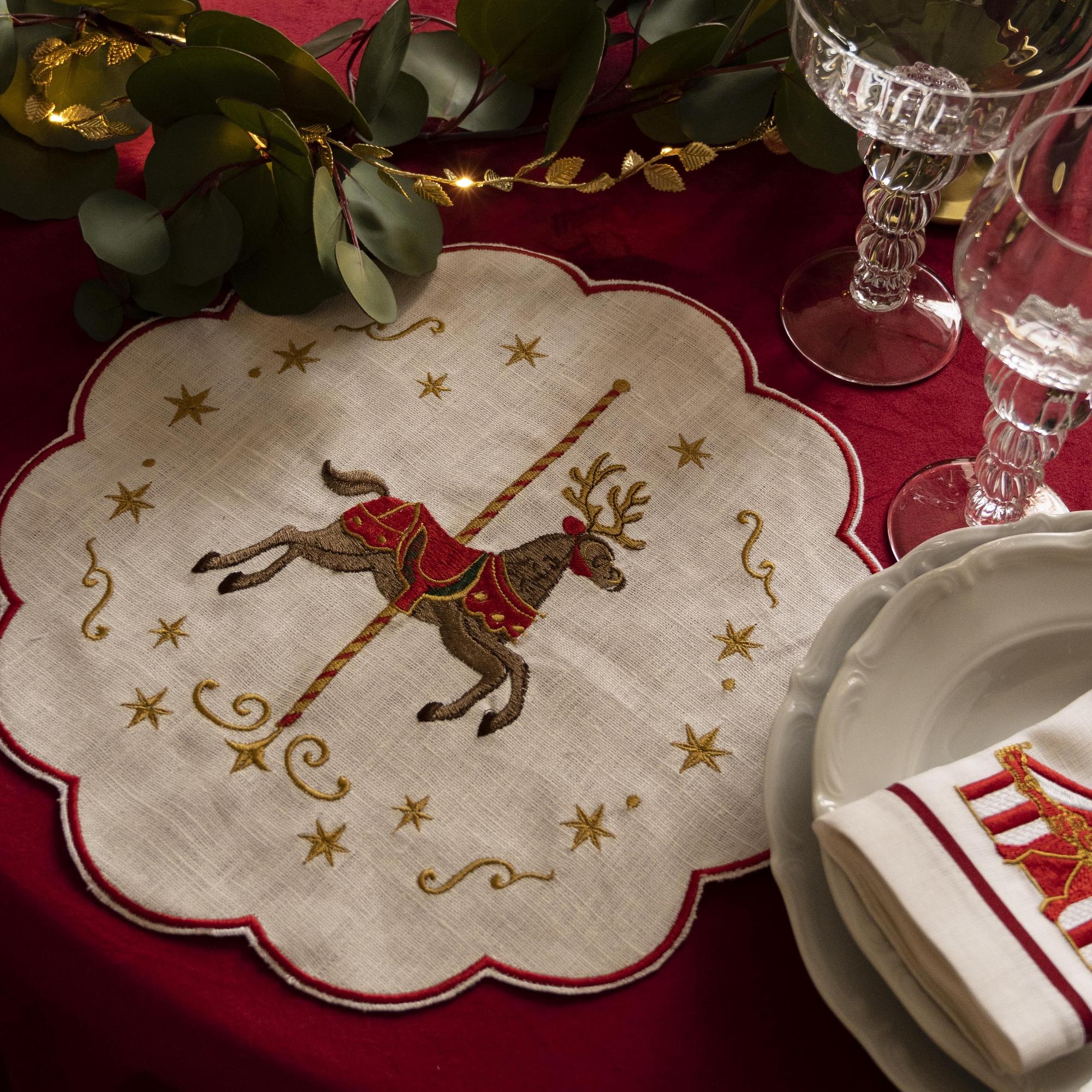 Плейсмат оттенок Белый с вышивкой Цирк