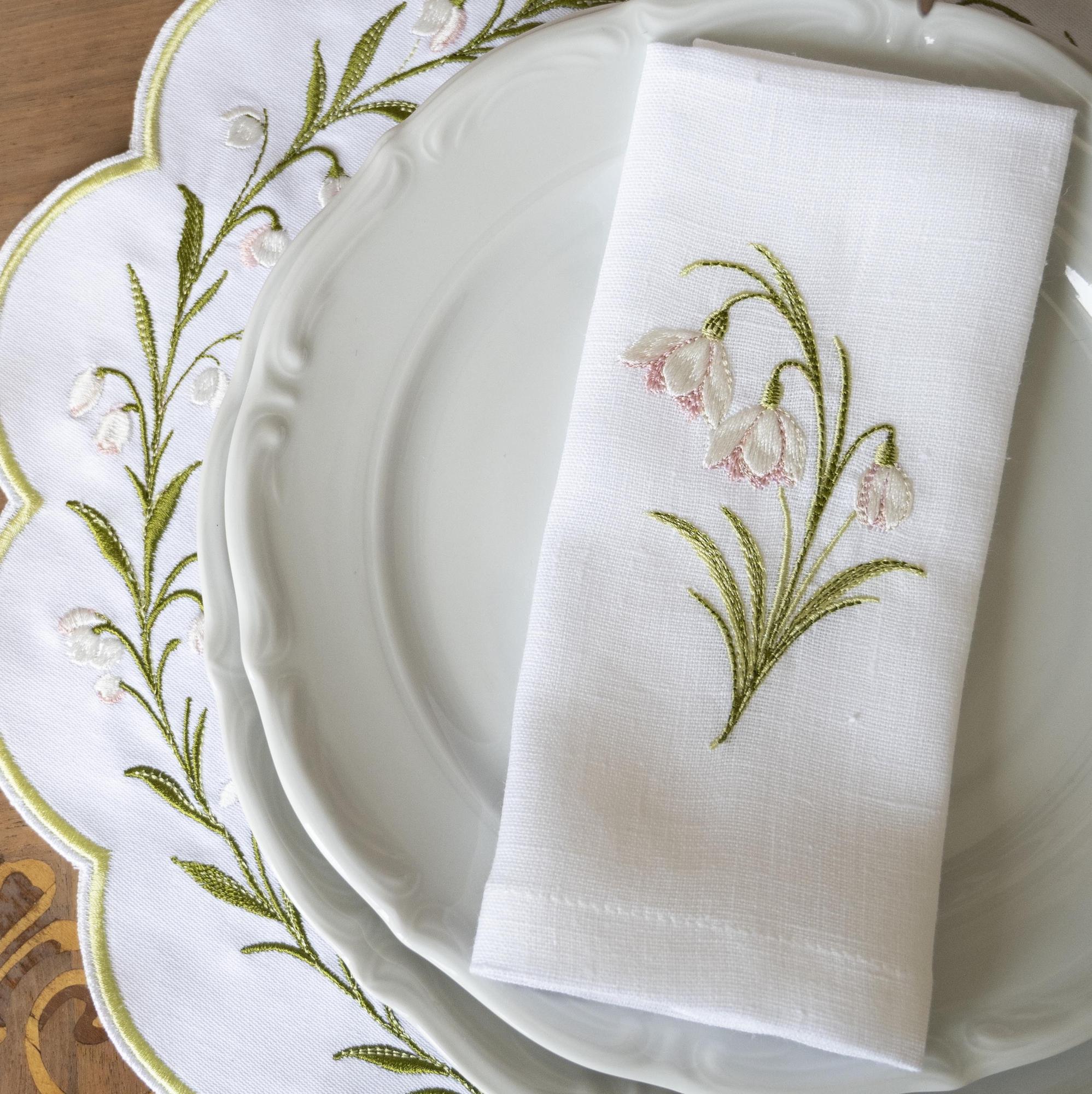 Льняные салфетки с вышивкой "Подснежники"
