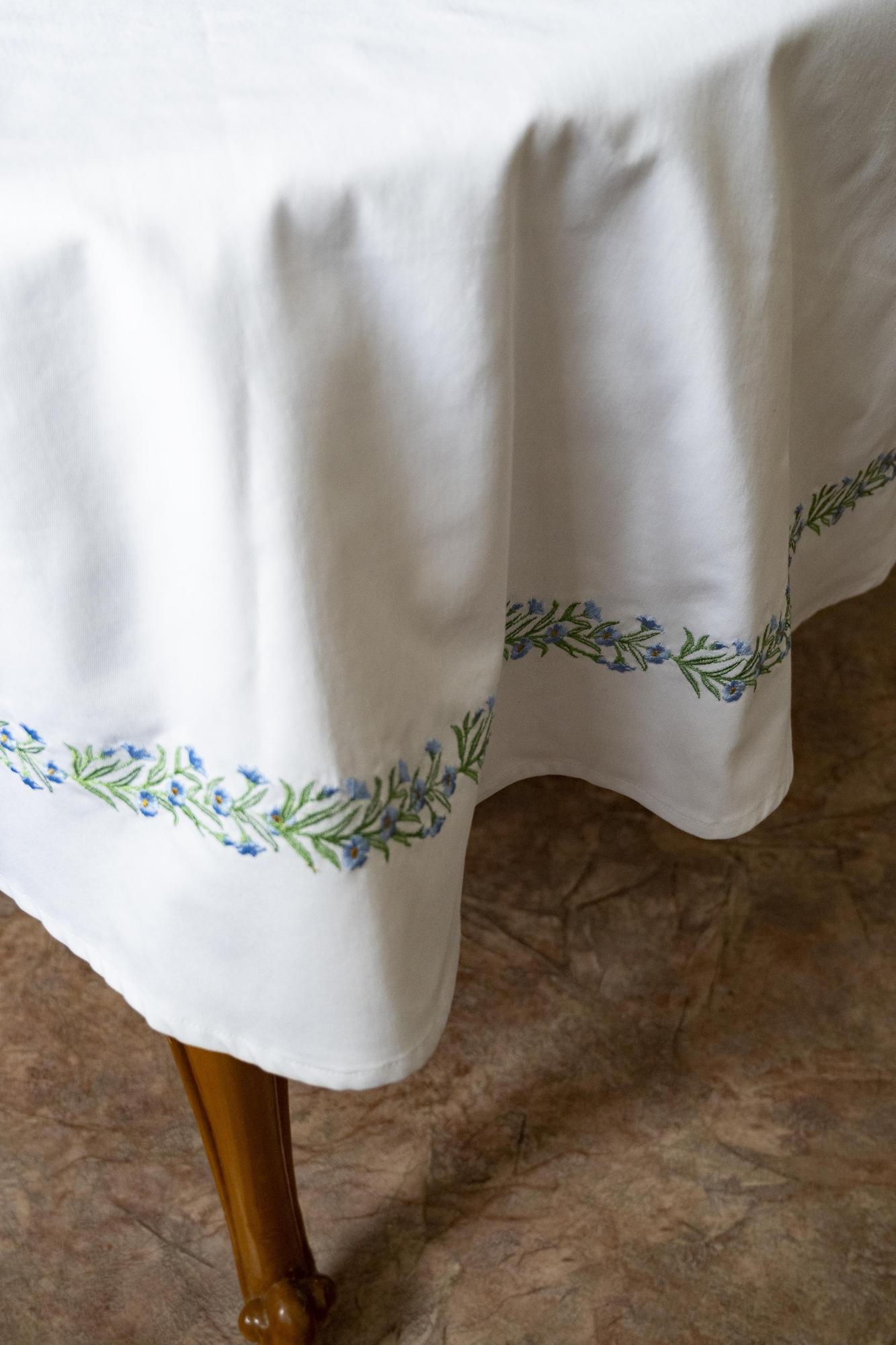 Скатерть круглая с вышивкой