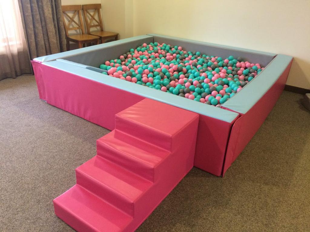 "PASTEL" IGLU baseins ar 3500 bumbām