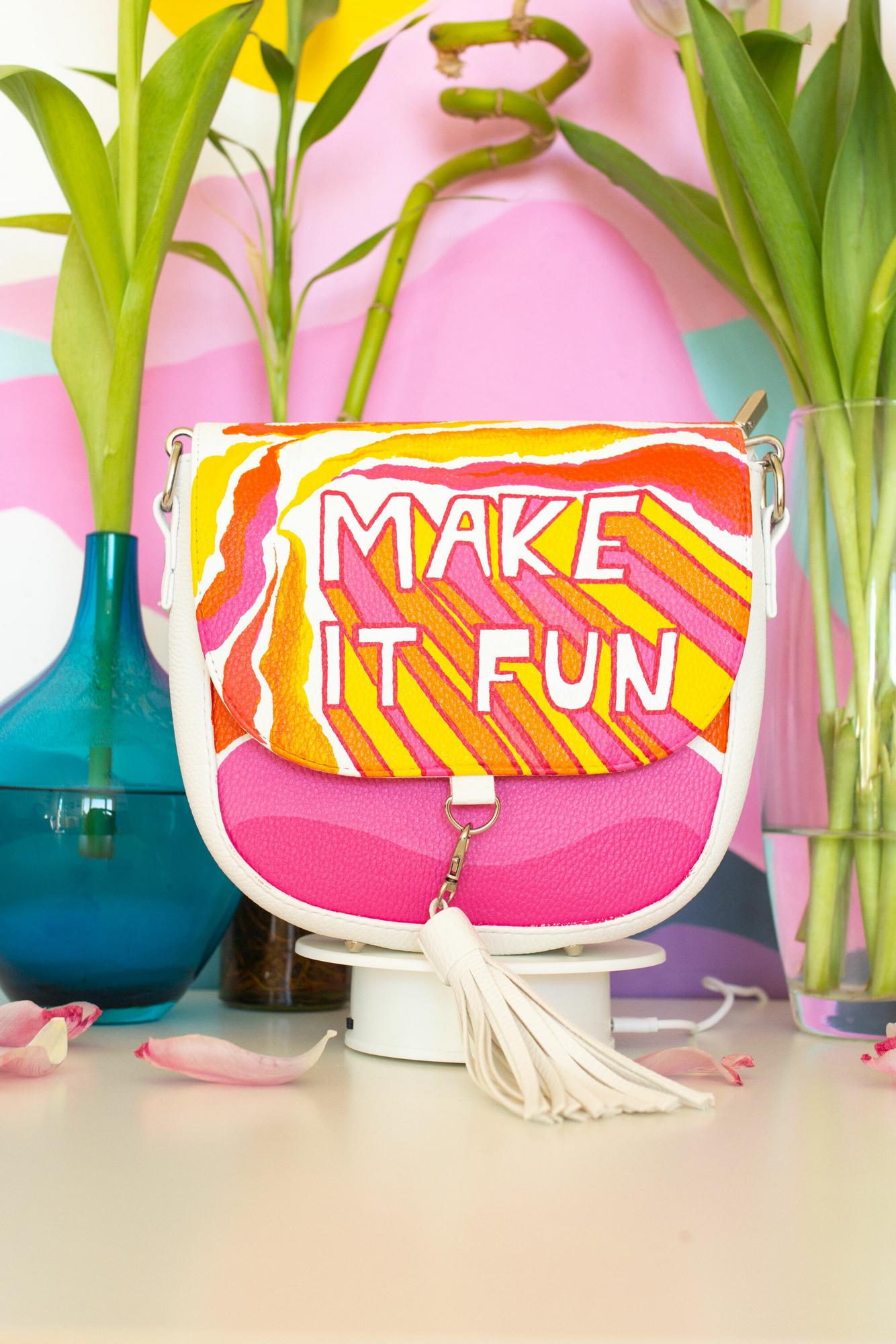 Сумки и аксессуары с росписью