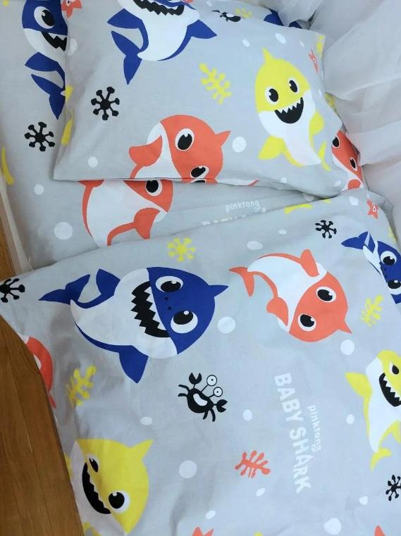 дитяча постільна білизна з акуленком Baby shark фото 1