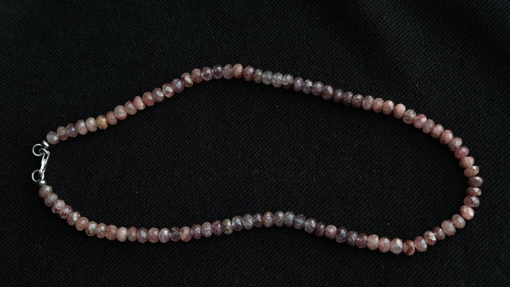 Чокер из клубничного кварца рондель