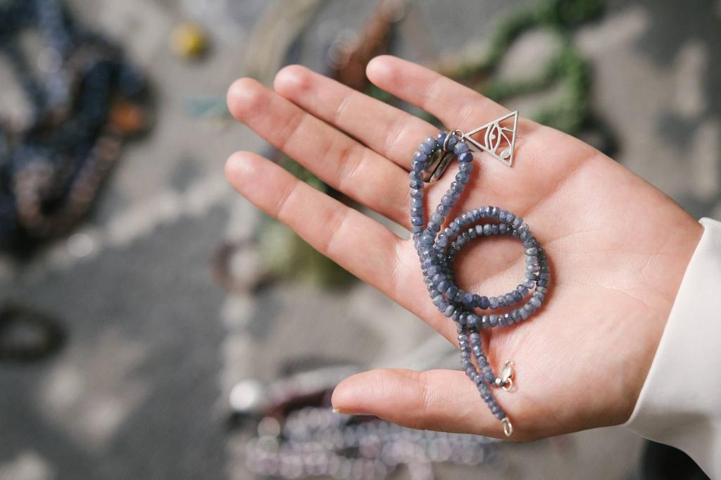 Чокер из сапфира с кулоном «Глаз Гора»