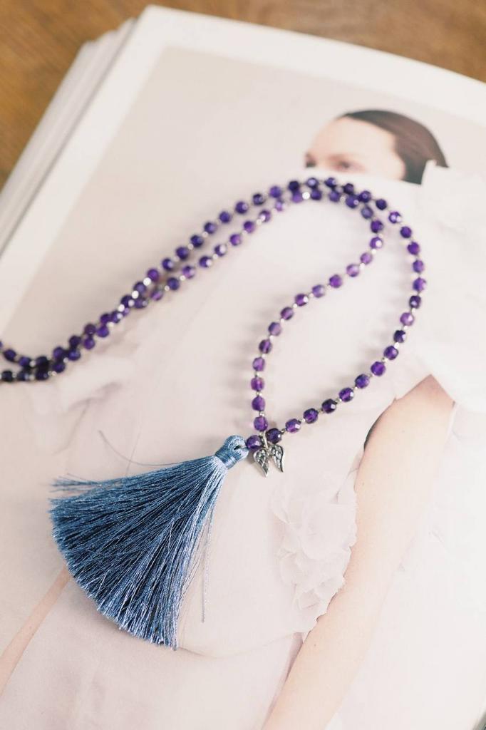 Мала из кубиков аметиста 4.5 мм и с кулоном-крыльями