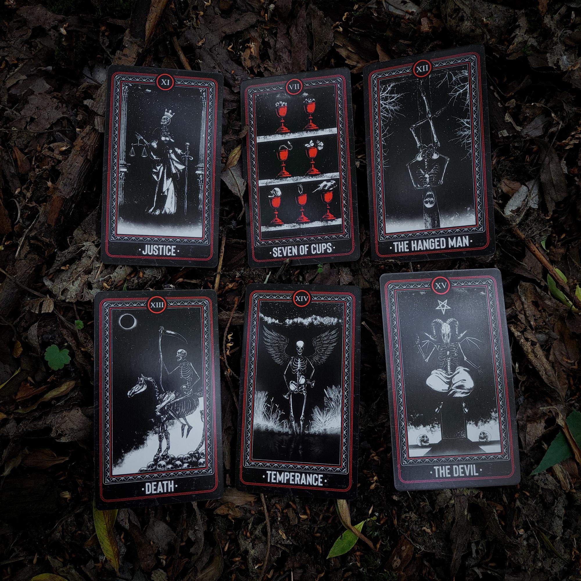 Таро «Магия Костей» (The Bones Arcana Tarot)