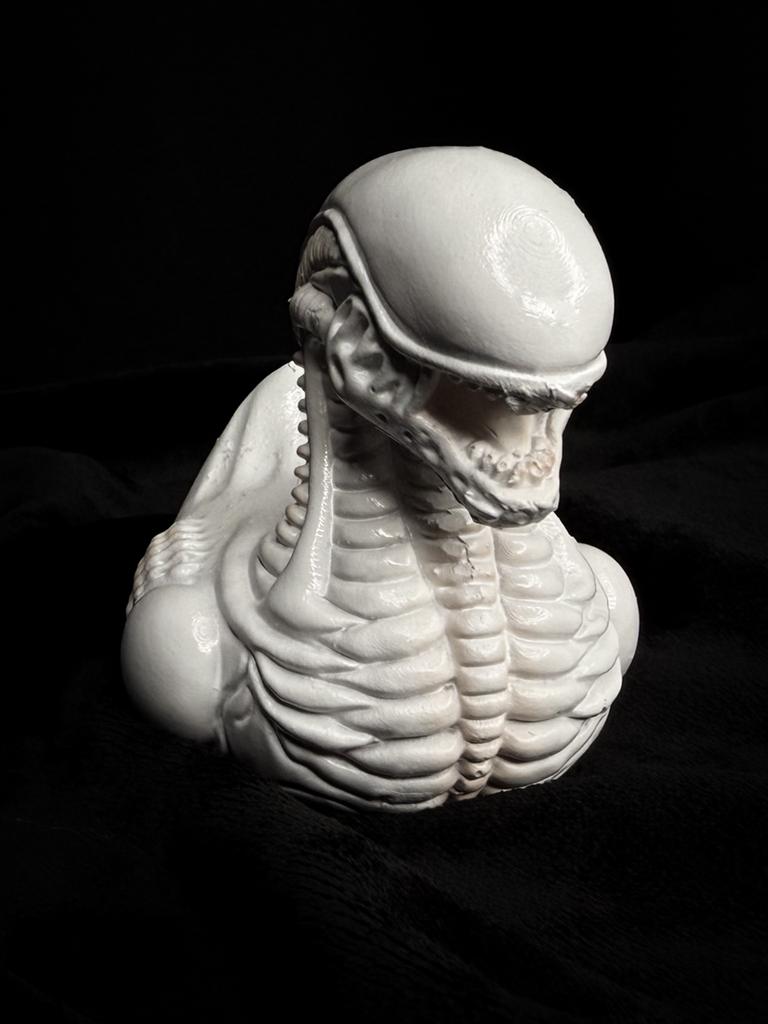 Коллекционная фигурка-уточка «White Alien Duck»
