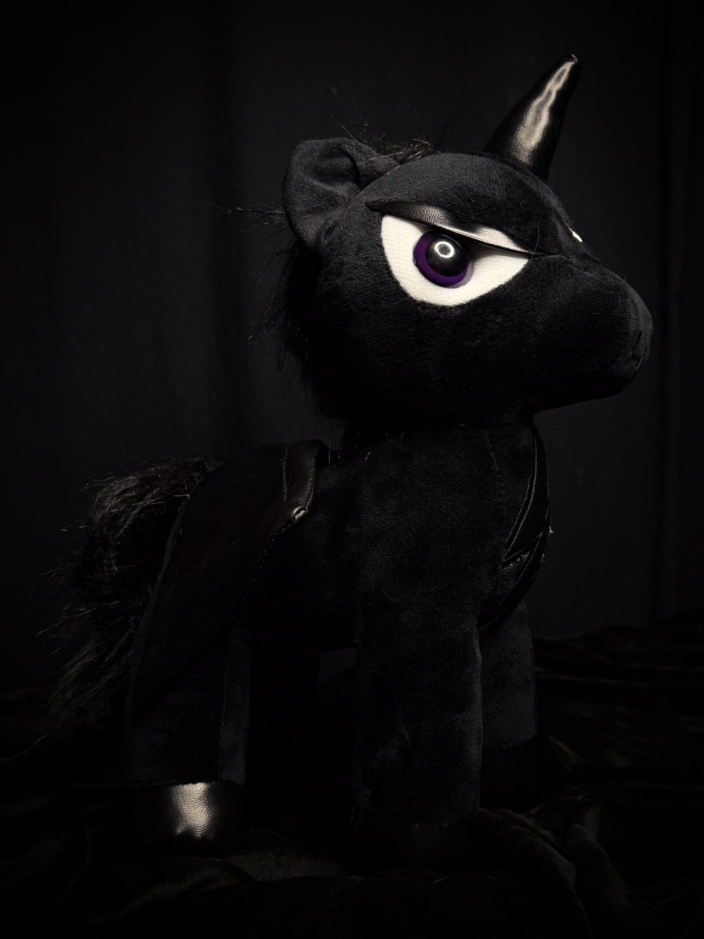 Мягкая игрушка-фамилиар «Shadow Unicorn»