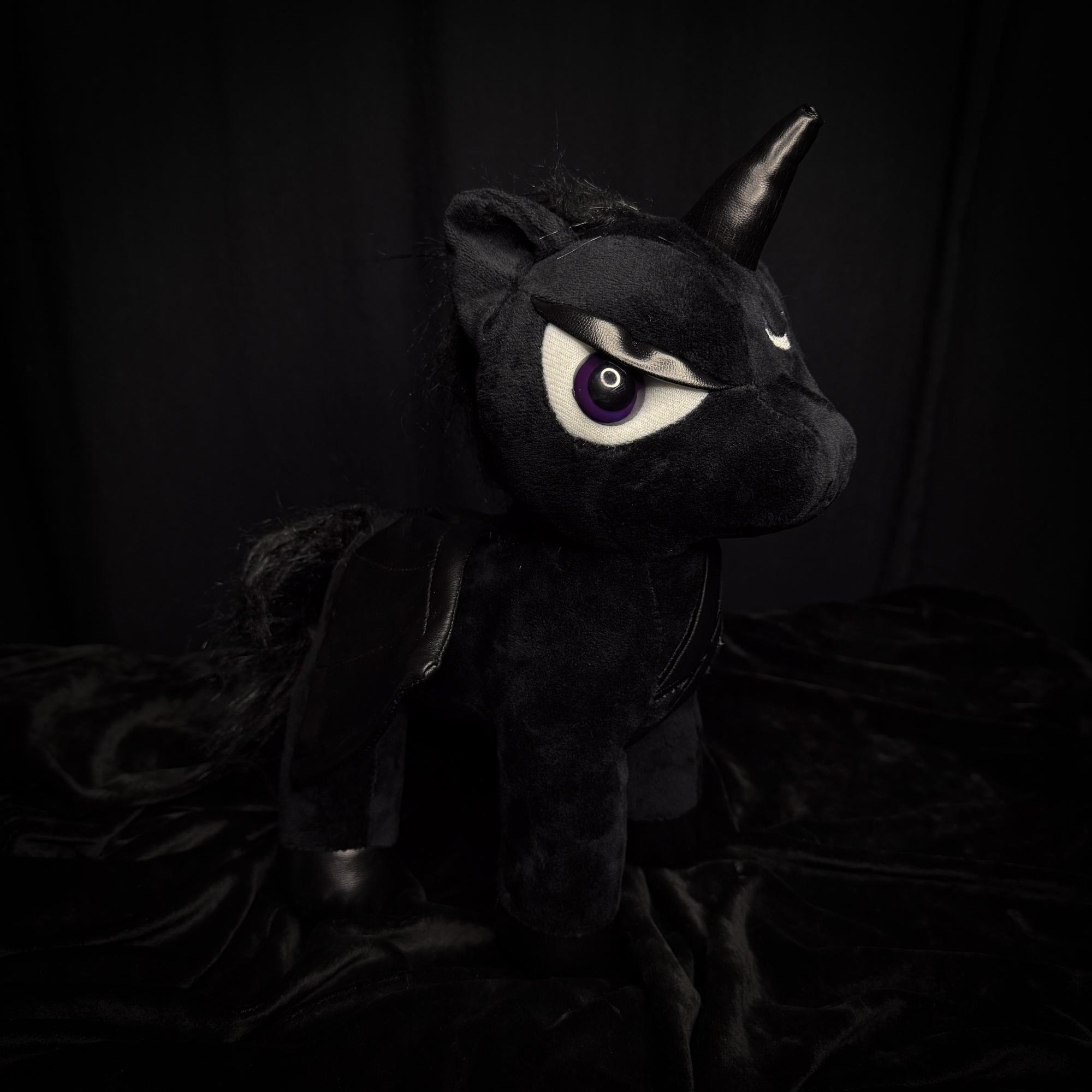 Мягкая игрушка-фамилиар «Shadow Unicorn»