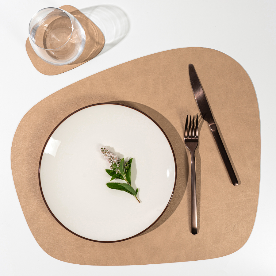 Плейсмат из кожи трапеция 42х36 см VERO, песочный