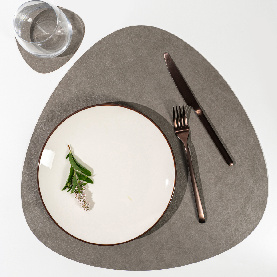 Плейсмат из кожи треугольник 41х41 см VERO, светло-серый