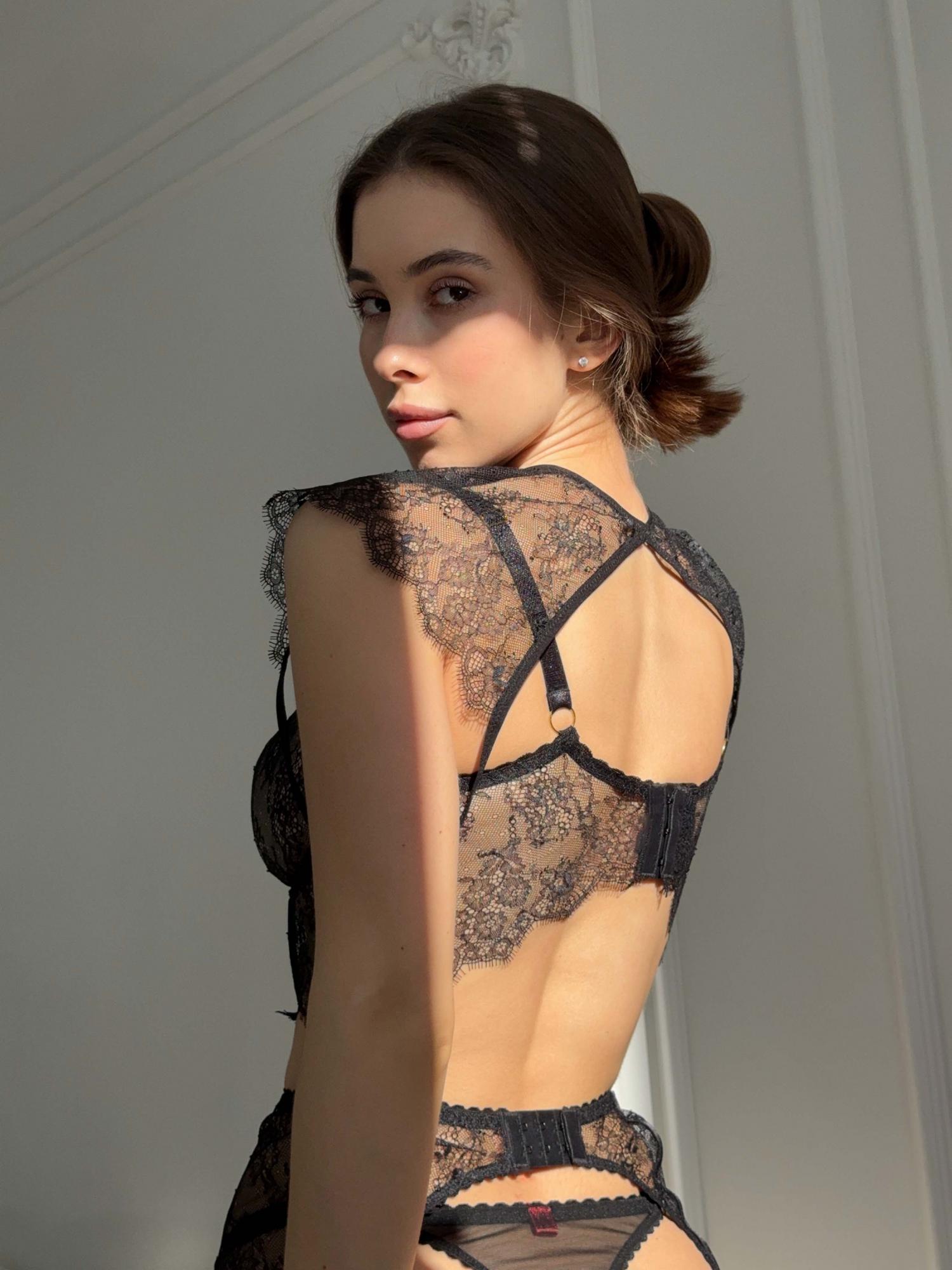 DIVA (накидка)