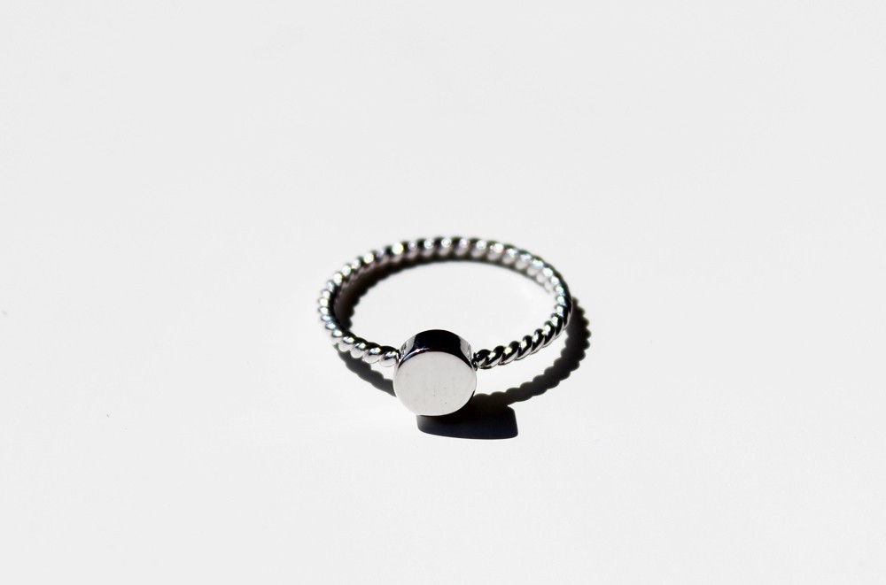 TWISTED DISK RING