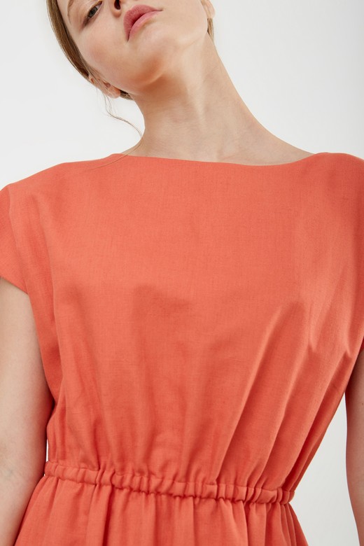 Платье с планкой