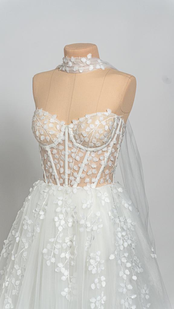 Long Tulle Scarf With Draping And Lace Appliqués At The Front "Brielle"