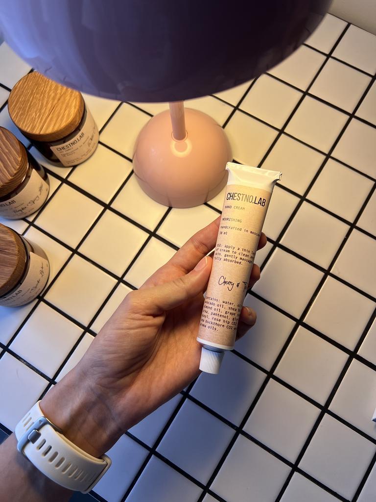 крем для рук аромат Табак и вишня