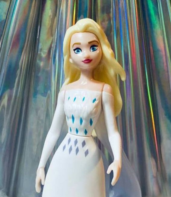 Эльза (гигантский Киндер 2023)