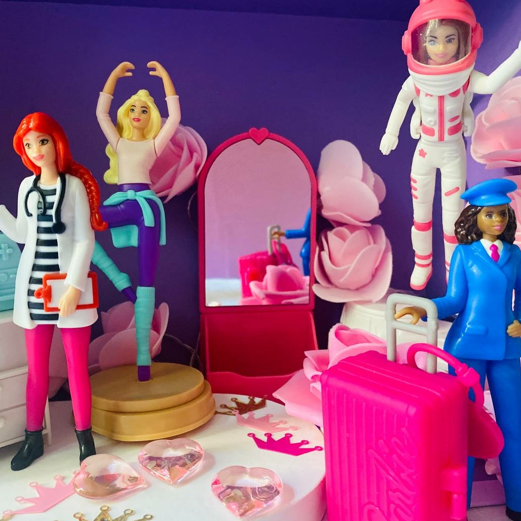 Коллекция Барби Профессии (Киндер Макси 2021)