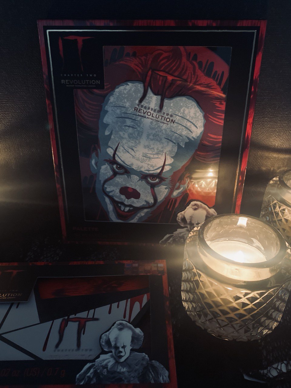 Палетки Revolution x IT: тени «Time to Float» и грим «IT Comes Back»