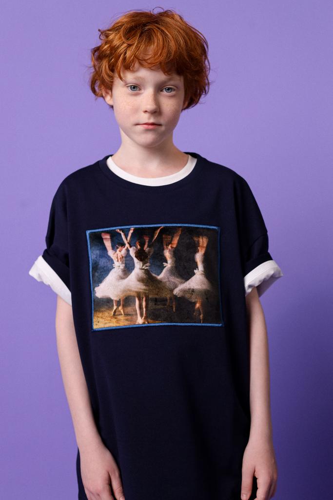 Футболка "Ballerinas in Brown", темно-синяя