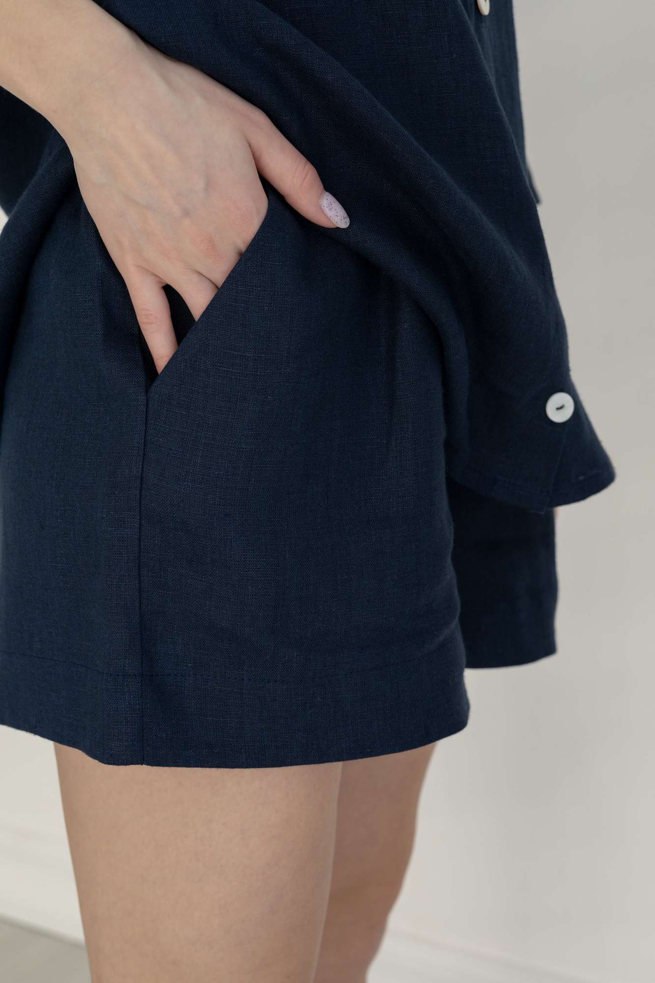 Льняна сорочка та шорти. Штормовий Океан