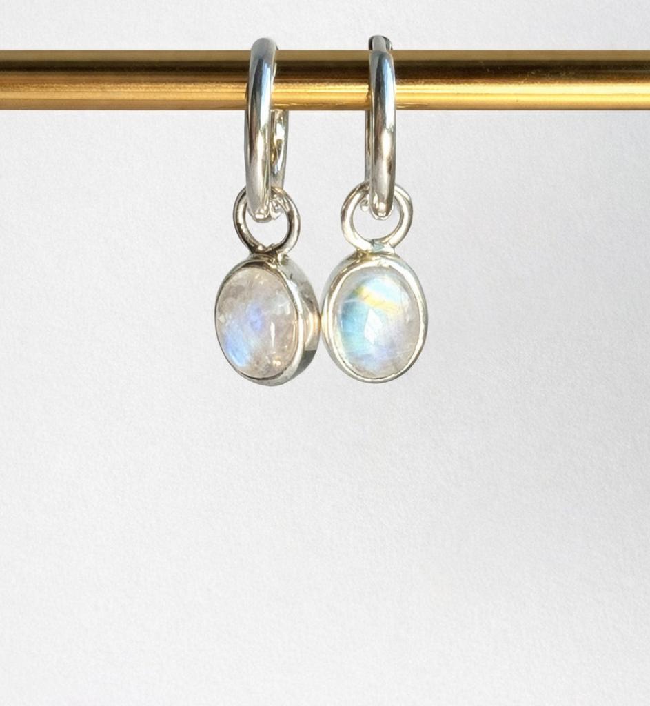 Серьги-конго с лунным камнем