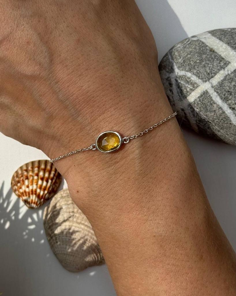Браслет с желтым турмалином